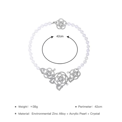 Kandiny - Elegant Crystal Diamond Cutout Flower Pendant Necklace